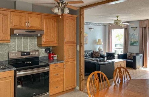 Addington Highlands Cottage | Bon Echo Escape - North
