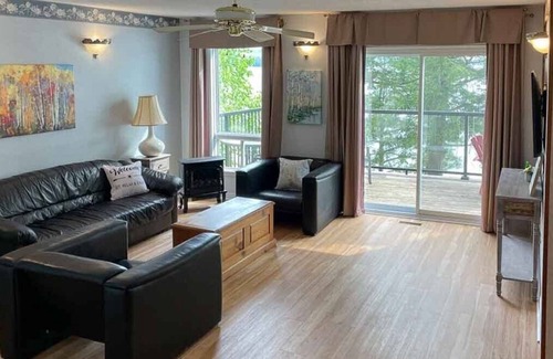 Addington Highlands Cottage | Bon Echo Escape - North