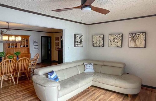 Addington Highlands House | Bon Echo Escape - South