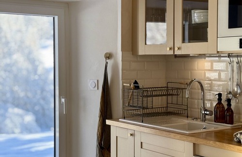 Molines-en-Queyras Cottage | Bon-Henri-4*-Gîte-Exclusive-Ensuite with Bath-Garden view