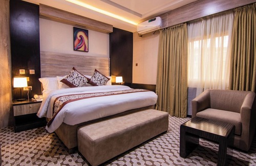 Akure Hotel | Bon Hotel Royal Parklane