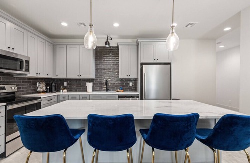 Lafayette House | Bon Temps House*2 KING Beds*Sleeps 6*Book Now!