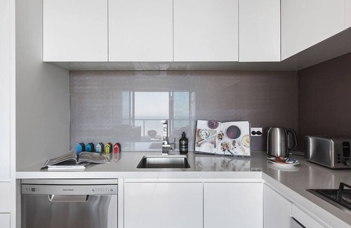 Bonbeach Apartment | Bonbeach Bliss Contemporary Waterfront Living