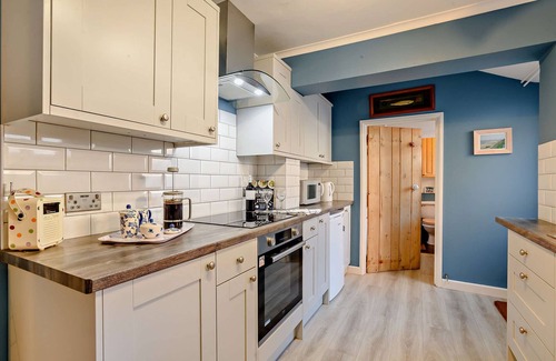 Overstrand House | Bond Cottage - Two Bedroom House, Sleeps 5
