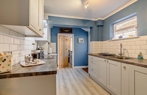 Overstrand House | Bond Cottage - Two Bedroom House, Sleeps 5