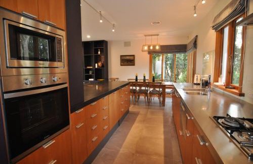 Christchurch House | BOND ESTATE LUXURY ACCOMMODATION