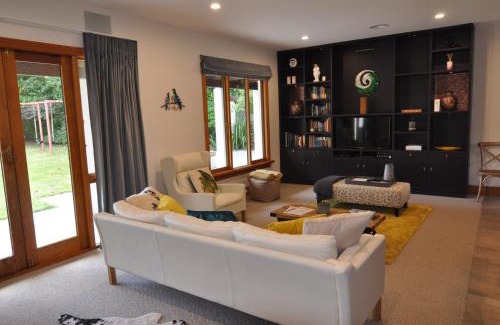 Christchurch House | BOND ESTATE LUXURY ACCOMMODATION