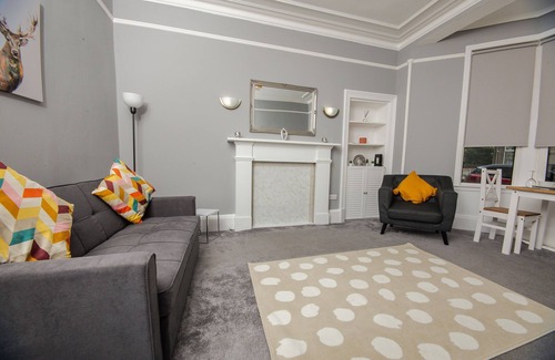 Dumbarton Apartment | Bonhill Getaway