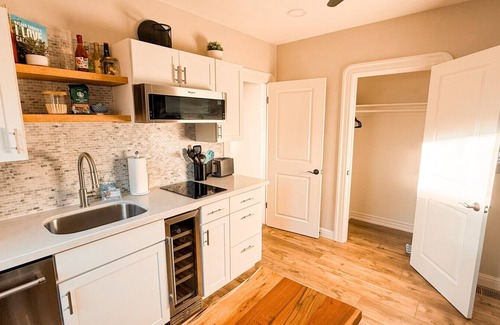 Concord Apartment | Bonifacio Suite | Entire Apartment