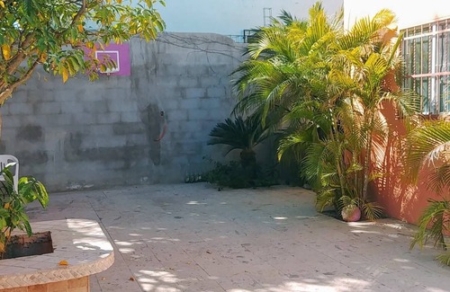 Santa Rosa House | Bonita planta baja con 2 recamaras y un baño, jardín con asador y cochera .