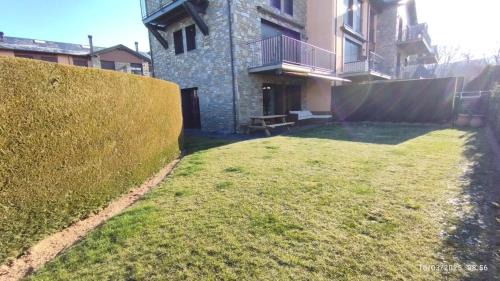 Bourg-Madame Apartment | Bonito apartamento con gran jardín