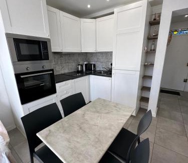 Almadraba-Canyelles Apartment | Bonito Apto vista al mar en la preciosa playa de la Almadrava AV-76