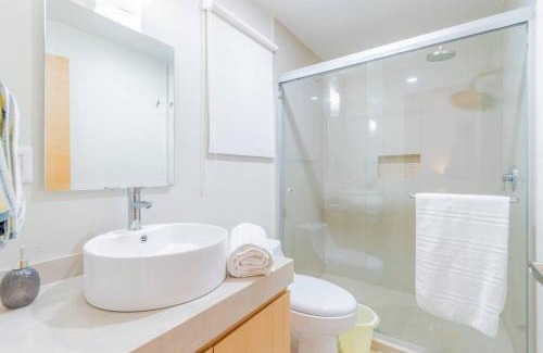 Zona Dorada Apartment | Bonito condo Zona Dorada con Piscina y Cochera