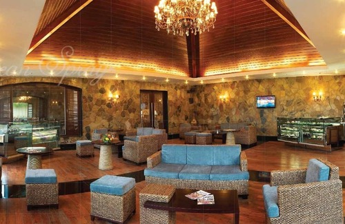 Manjakuppam Hotel | Bonjour Bonheur Ocean Spray