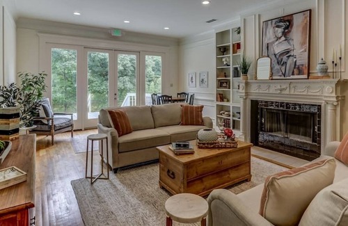 Nesbit House | Bonne Terre Inn Cedar Room