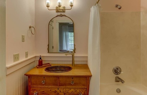 Nesbit House | Bonne Terre Inn Crabapple