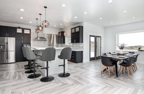 Tooele County House | Bonneville Salt Flats Secluded Luxury Modern Home! Hot Tub!