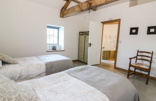 Coed-Y-Paen Cottage | BONNIE BARN, family friendly, with a garden in Usk