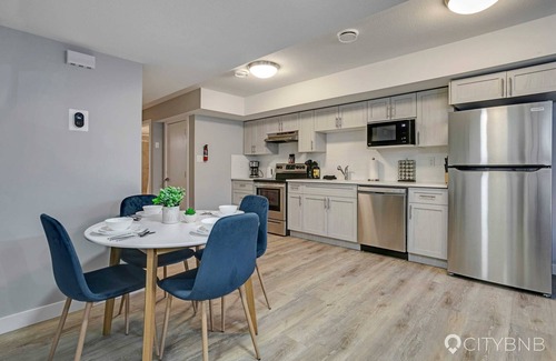 Edmonton Apartment | Bonnie Doon. Guest Suite. Sleeps 2.