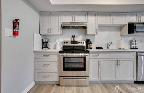 Edmonton Apartment | Bonnie Doon. Guest Suite. Sleeps 2.