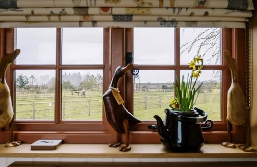 Bottesford Cabin | Bonnie's Shepherd's Lodge Retreat & Wellness
