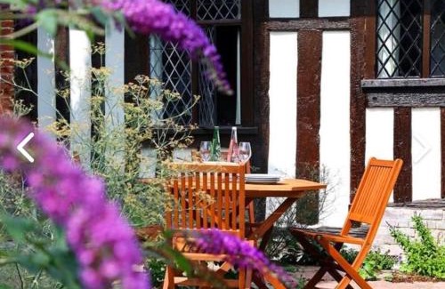 Goodnestone House | Bonnington Cottage by Bloom Stays