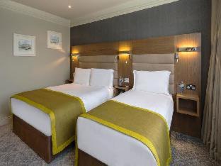 Whitehall Hotel | Bonnington Hotel & Leisure Centre