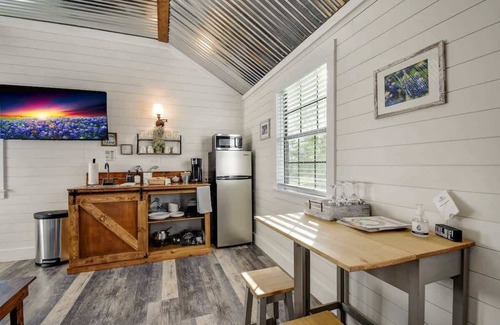 Fredericksburg House | Bonny Bluebonnets Cottage w/Stunning Hill Country