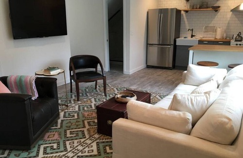 Bonnycastle Apartment | Bonnycastle Carriage House · Stellar Suites | Sunny Carriage House | Highlands