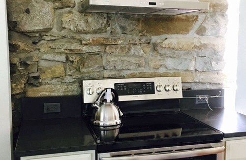 New Paltz House | Bontecou Farm sited on a bluff overlooking the Wallkill River