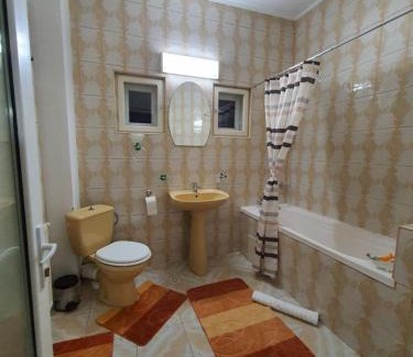 Tirgu Jiu House | Bonton Rooms