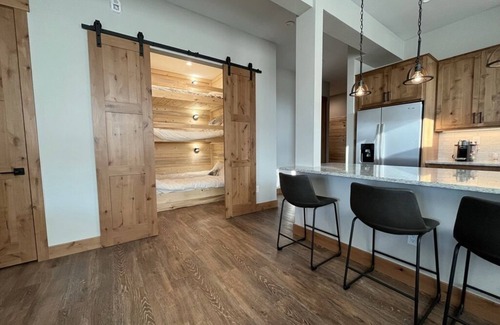 Fraser Condo | Bonus Bunk Room! Private Hot Tub and Walkable to Restaurants and Brewery!
