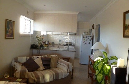 Beacon Bay Apartment | BONZA BAY -Lovely Upmarket Penthouse Apartment Holiday Home