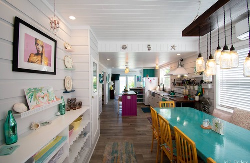 Spanish Wells House | Boo's Bungalow - nFamily and Dog Friendly Waterfront, NOT BEACHFRONT, Cottage