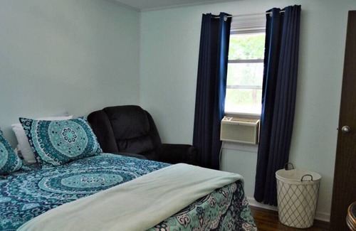 Leasburg House | Boo's Nest on Hyco Lake - Less than 5 min from the marina!