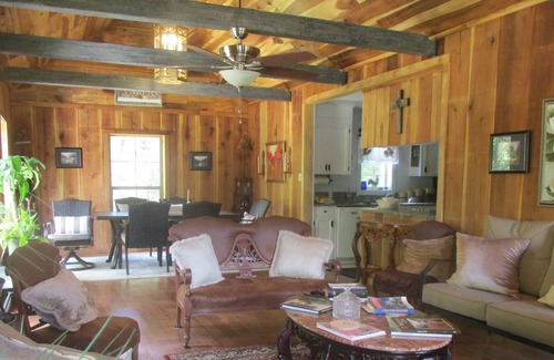 Collinsville House | Boocoodles Bed & Breakfast, Collinsville, MS 39325