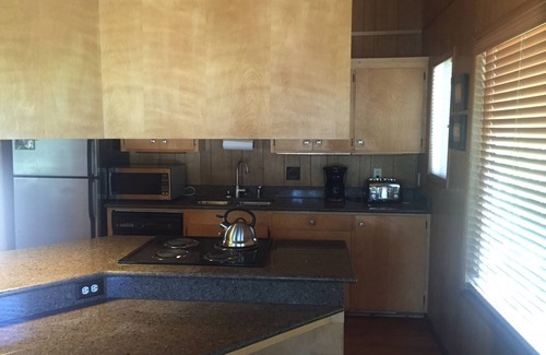 Chamberlands House | Book 2025-26 ski lease now! Driveway snow plow included! Dog ok!