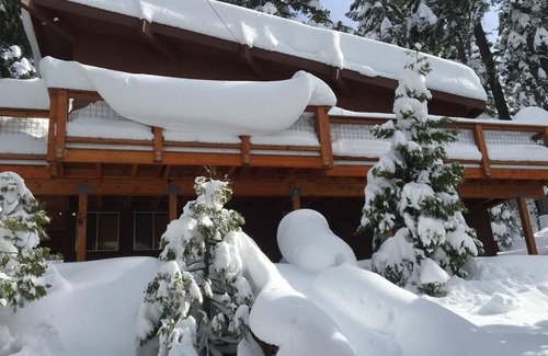 Chamberlands House | Book 2025-26 ski lease now! Driveway snow plow included! Dog ok!