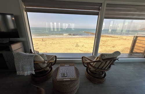 Pierpont Bay House | BOOK 3 NIGHTS GET THE 4TH FOR FREE OCEANFRONT!