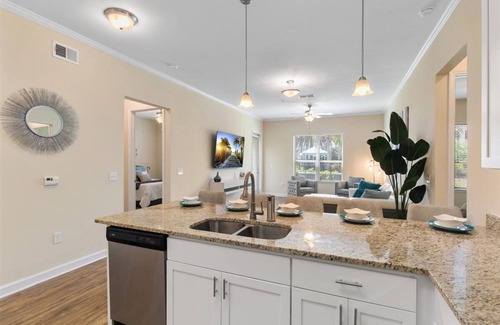 Southside Apartment | Book 5 Nights & Receive FREE 3D/2N In Orlando!