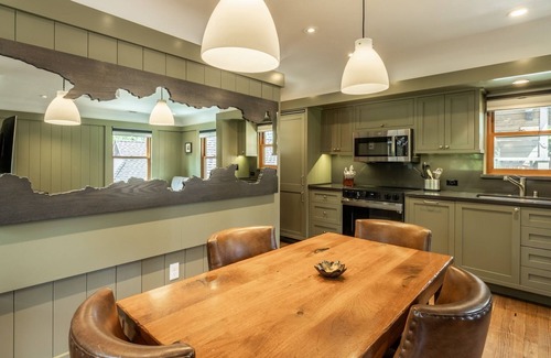 Homewood Cottage | Book a Fall Stay Today! Cheerful Lake Cottage with Community Fire Pit; close to skiing