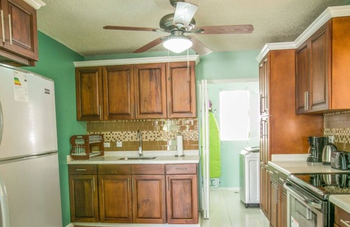 Saint Andrew Apartment | Book a PREMIER EXPERIENCE | 4 min from Bob Marley Museum