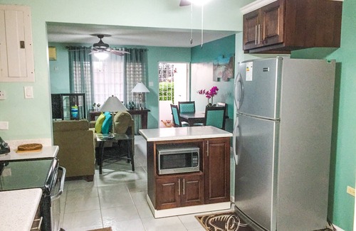 Saint Andrew Apartment | Book a PREMIER EXPERIENCE | 4 min from Bob Marley Museum