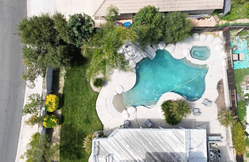 Temecula House | Book a Room in Beautiful Victorian Colonial Style Home w/ private backyard oasis