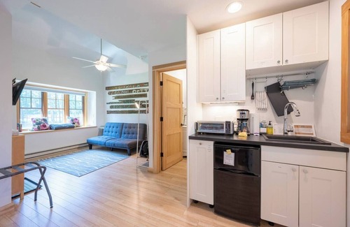 Ephraim Cottage | Book August 11 today! Large Yard | Walk to Sunsets & Fish Boils