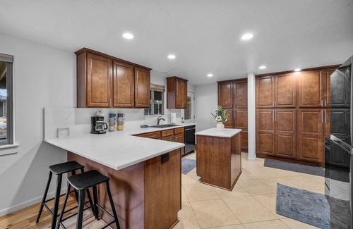 Southeast Bend Condo | Book both units for two separate living areas together. Offering a total of 4 be