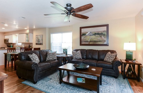 Branson Condo | Book Fall dates now! Cozy. 2nd bath update! Master spa shower!