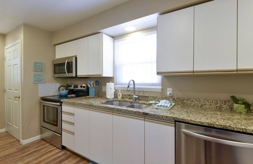 Branson Condo | Book Fall dates now! Cozy. 2nd bath update! Master spa shower!