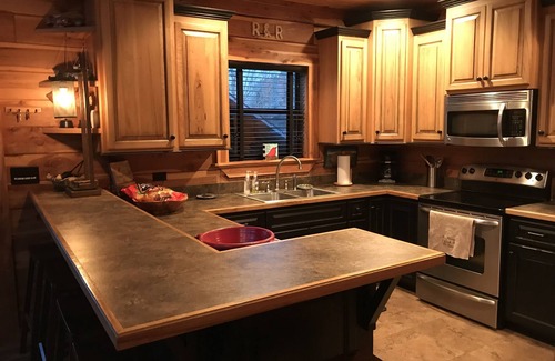 West Greene Cabin | BOOK FOR ALABAMA FOOTBALL GAME WEEKENDS/AMAZING LOG CABIN/TOMBIGBEE RIVER