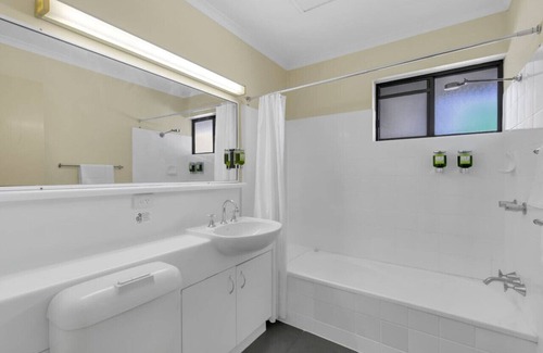 Mount Ommaney Hotel | Book for Brisbane Festival - Easy Access 2 CBD
